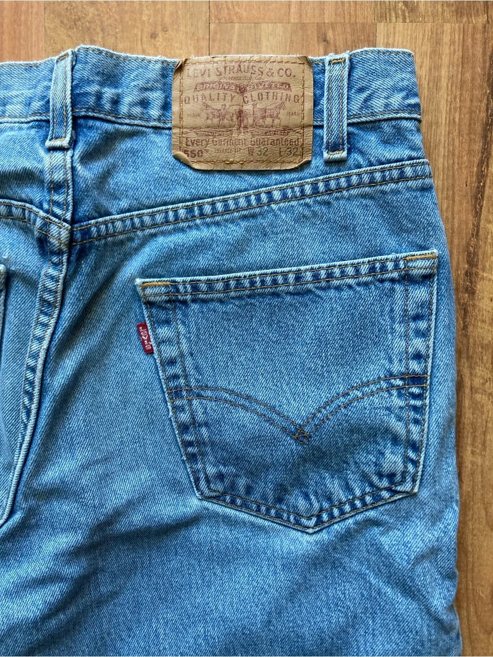 VTG Y2K ‘99 Levi’s 550 Relaxed Fit Mens 32x32 Light Wash Denim Blue Jeans USA - Picture 10 of 11